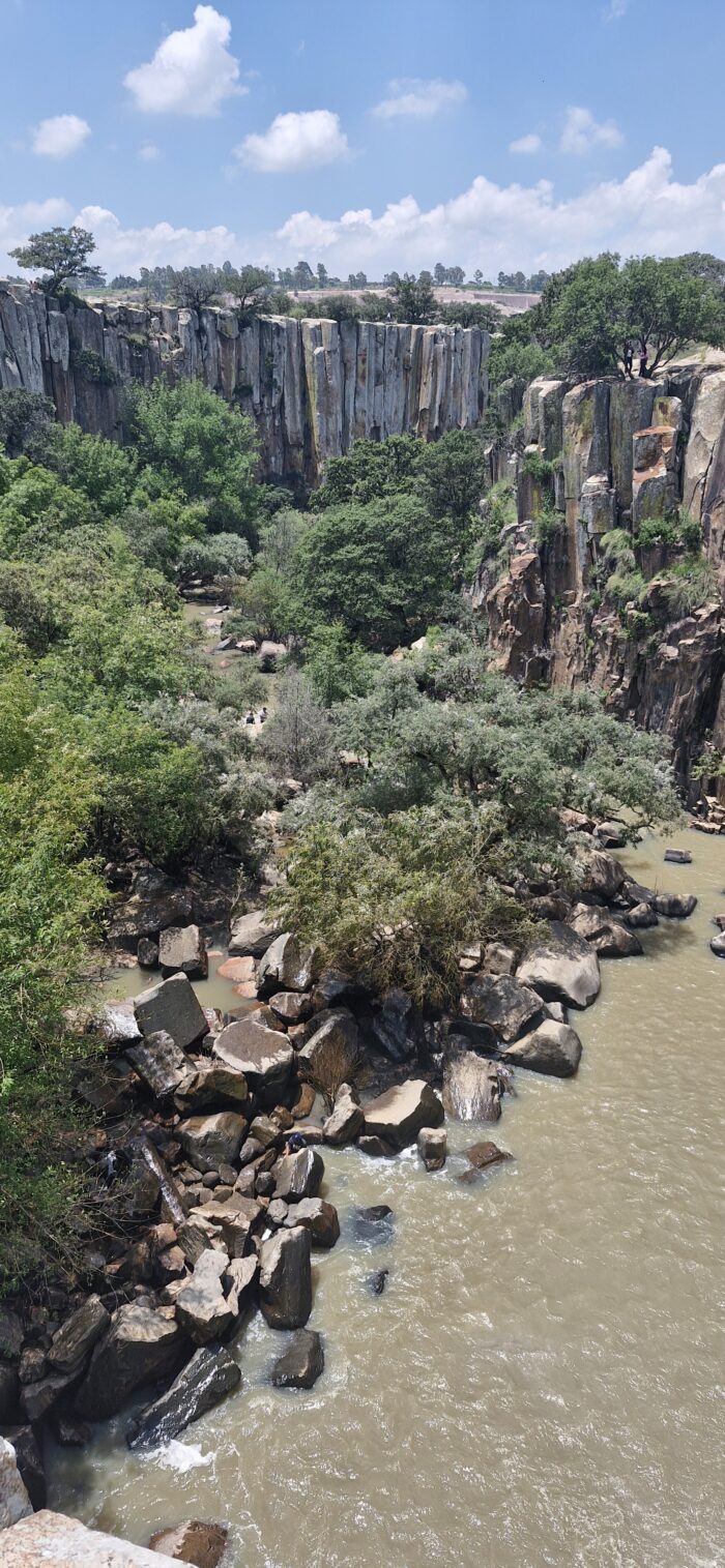 Donde la piedra se rinde ante el agua