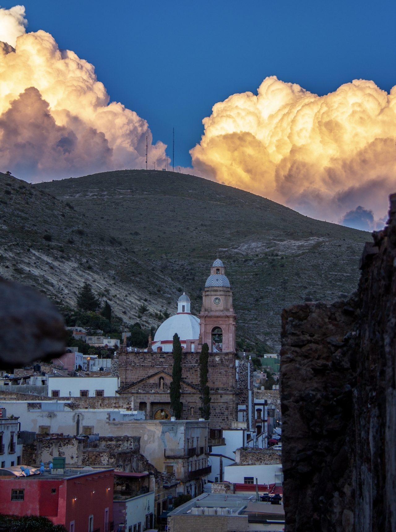 La luz que corona la montaña.