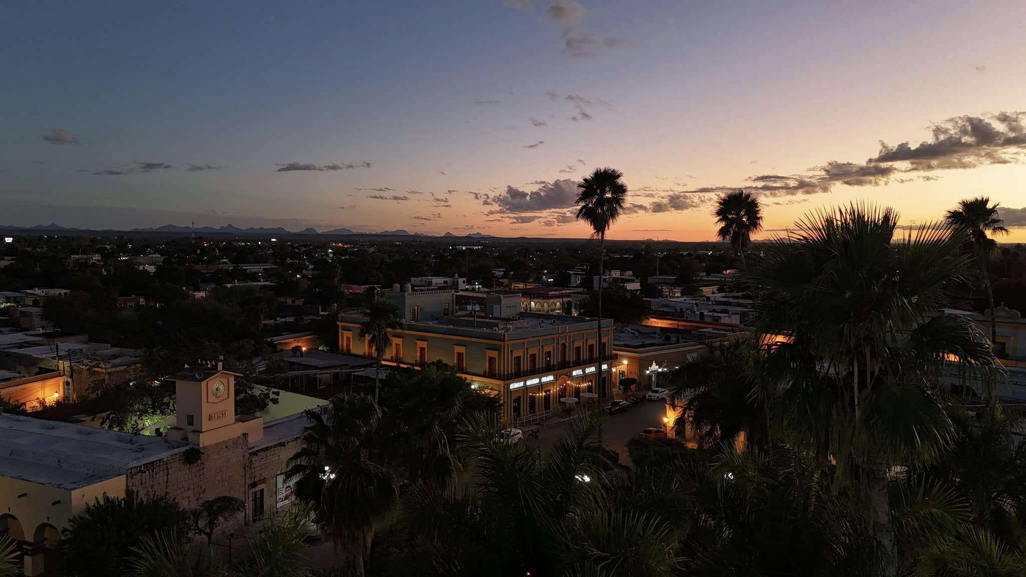Donde el sol se despide con historia