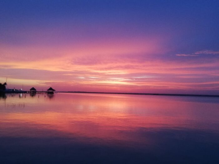 AMANECER BACALAR