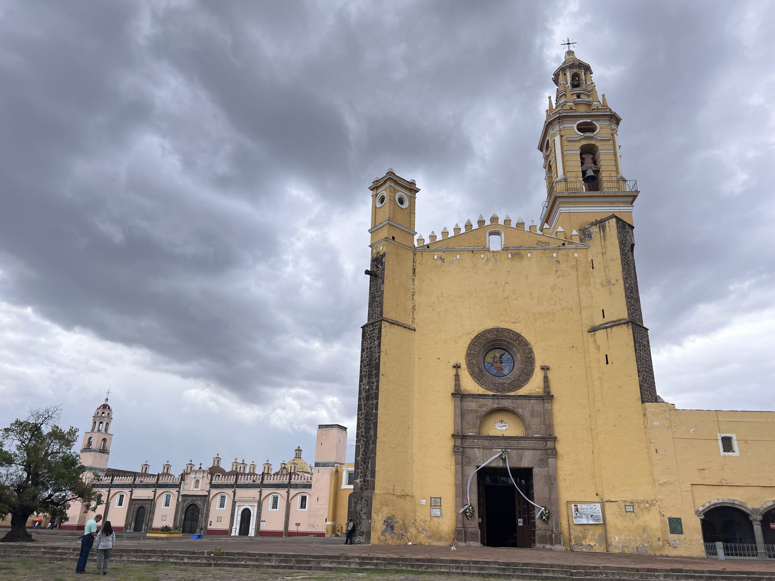 donde los templos tocan el cielo y el pasado aún respira.