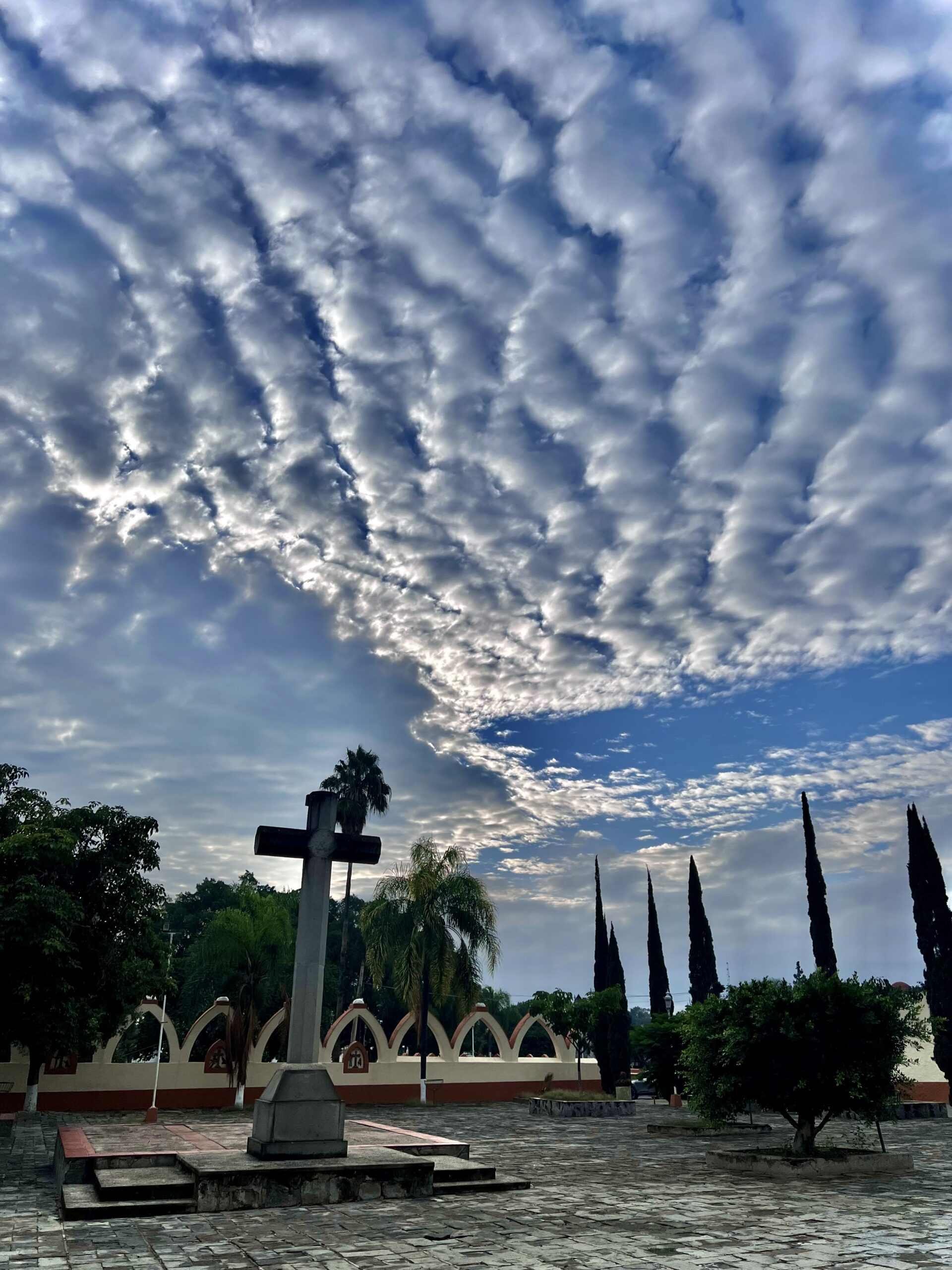 Nubes desde el atrio del santuario.