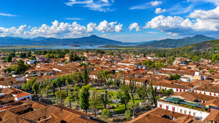 Pátzcuaro, tejas, plaza, lago y más…